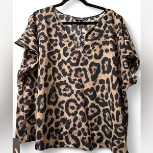 Tan and black leopard print blouse w/short cap sleeves size 3xl